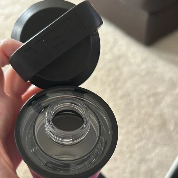 YETI Pink Stainless Steel Water Bottle - Picture 2 of 4